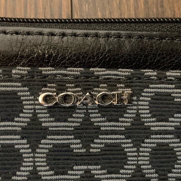 Coach keychain zipper pouch - Picture 3 of 5